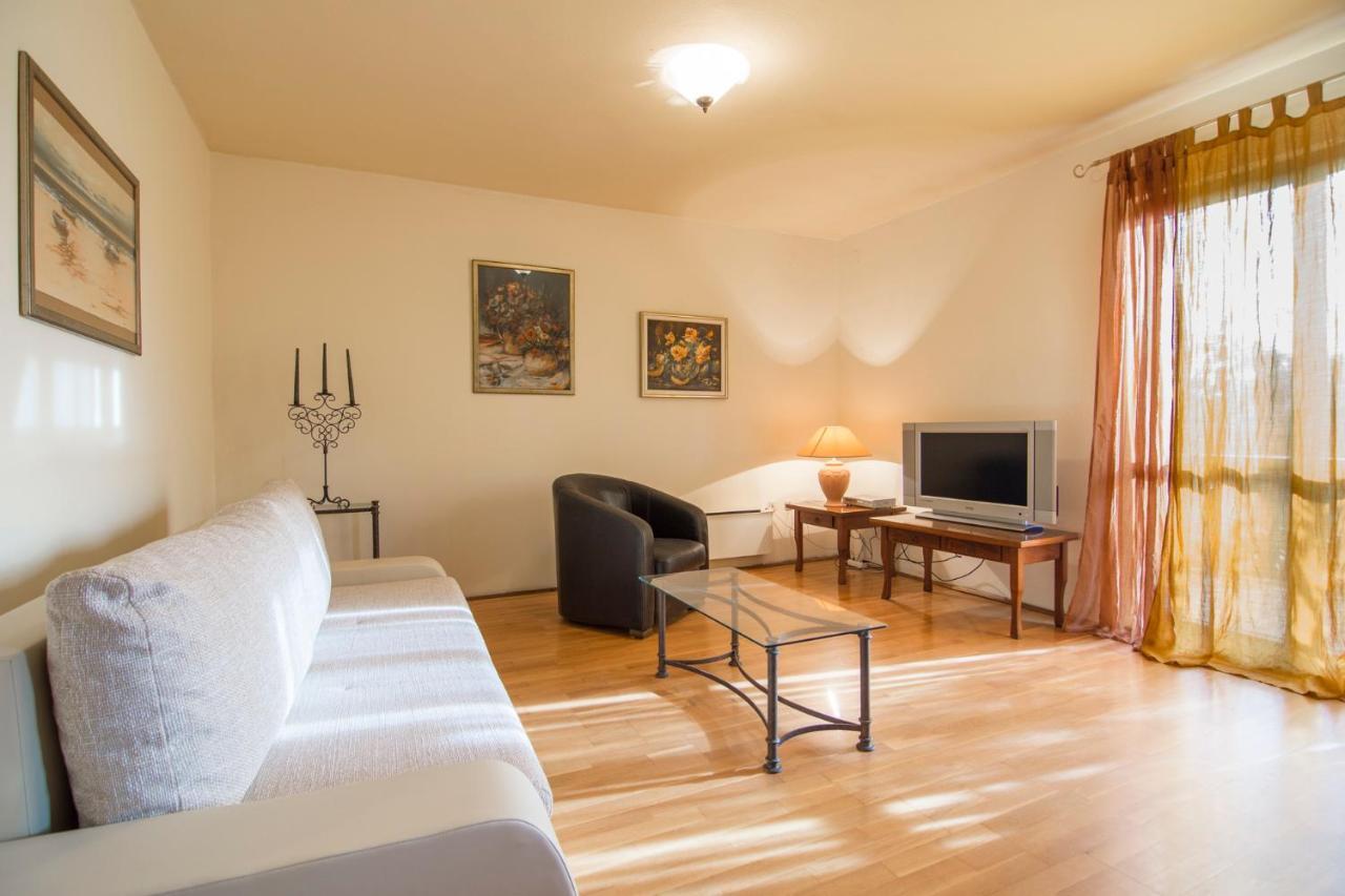 Apartments Emil 769 Fazana Bagian luar foto